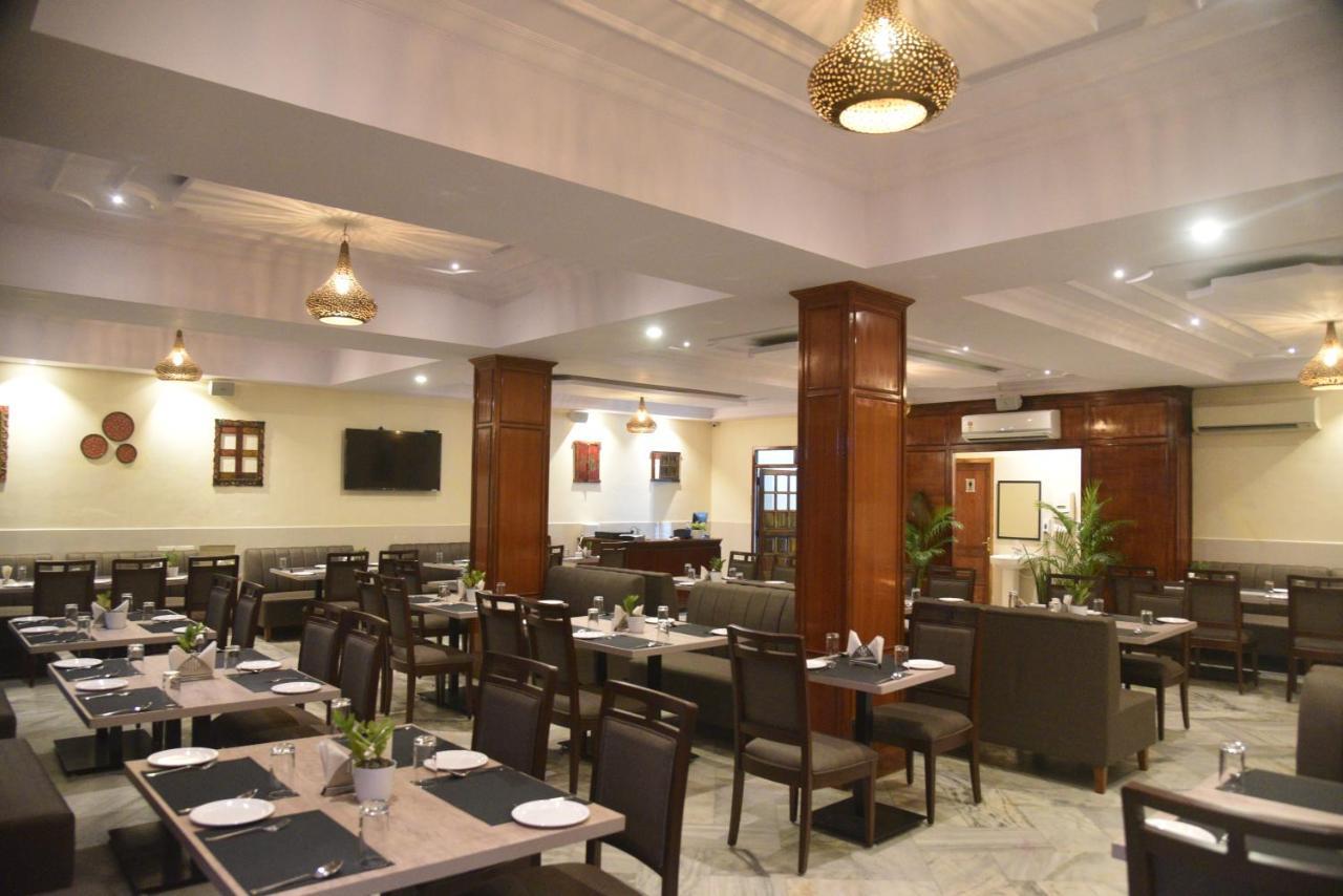 Hotel Vijaya Residency Anakāpalle Exteriör bild