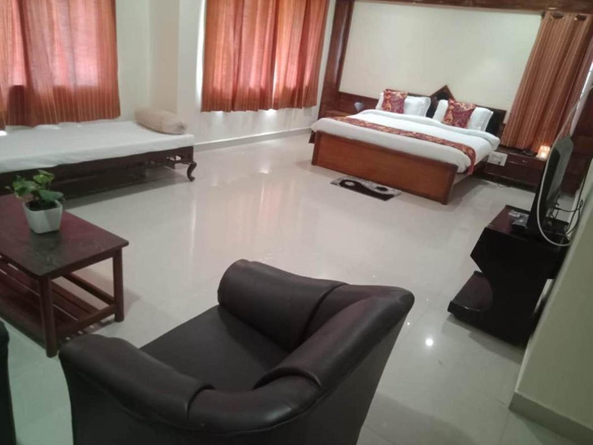 Hotel Vijaya Residency Anakāpalle Exteriör bild