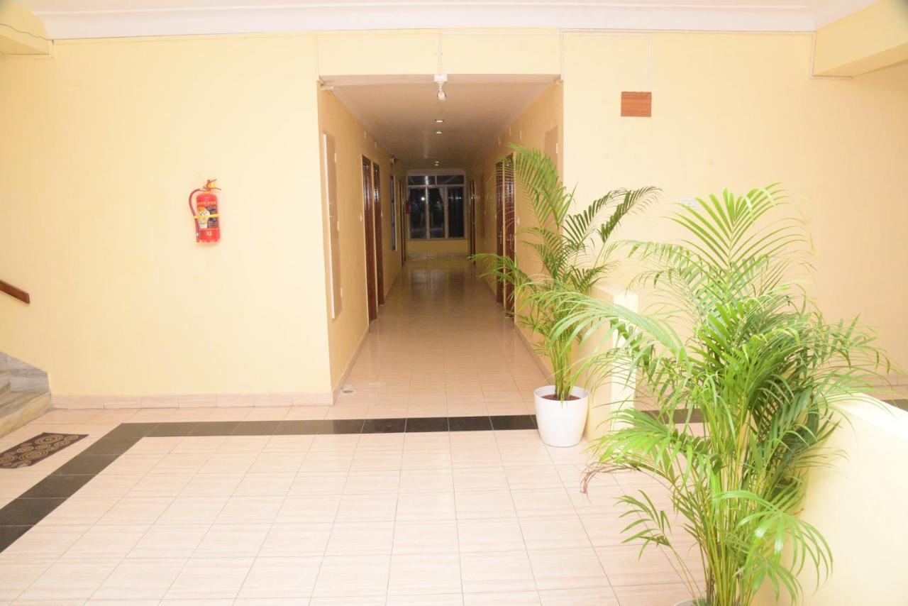 Hotel Vijaya Residency Anakāpalle Exteriör bild